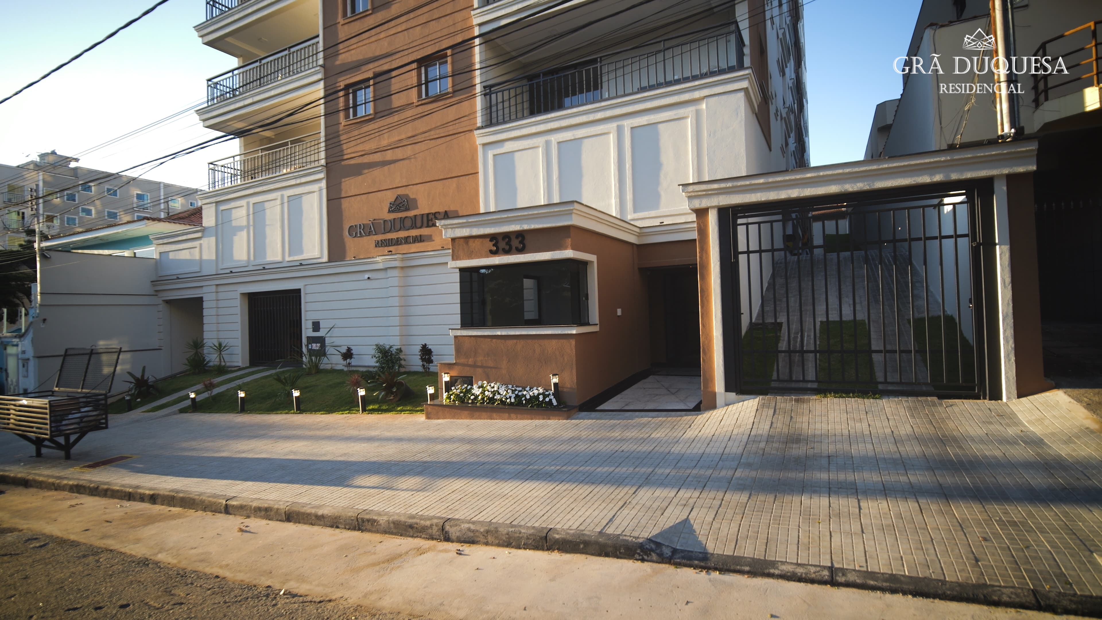 td.00_40_22_16.Quadro040.jpg